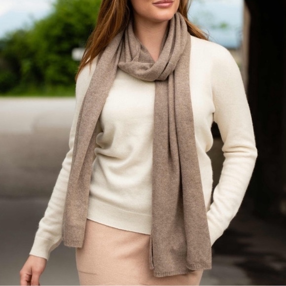 NWT Tahari 100% cashmere scarf wrap 71”x13” - Picture 3 of 4